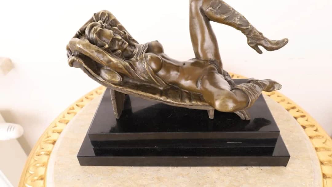 Rzeźby z mosiądzu: trwałe dzieła sztuki, które zachwycają elegancją